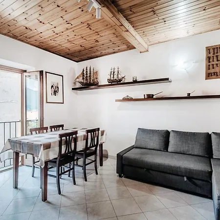 Delizioso Bilocale Vista アパート